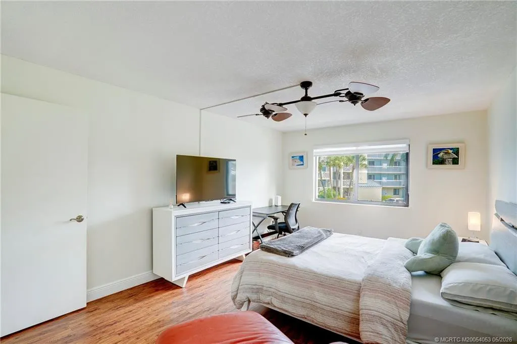 10 NE Plantation Road #101