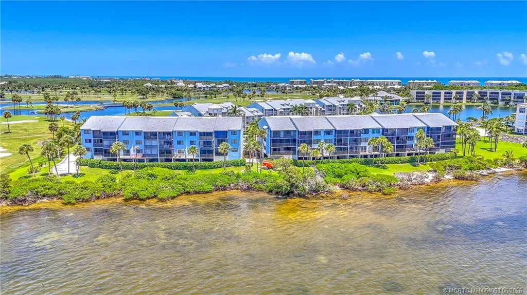 10 NE Plantation Road #101
