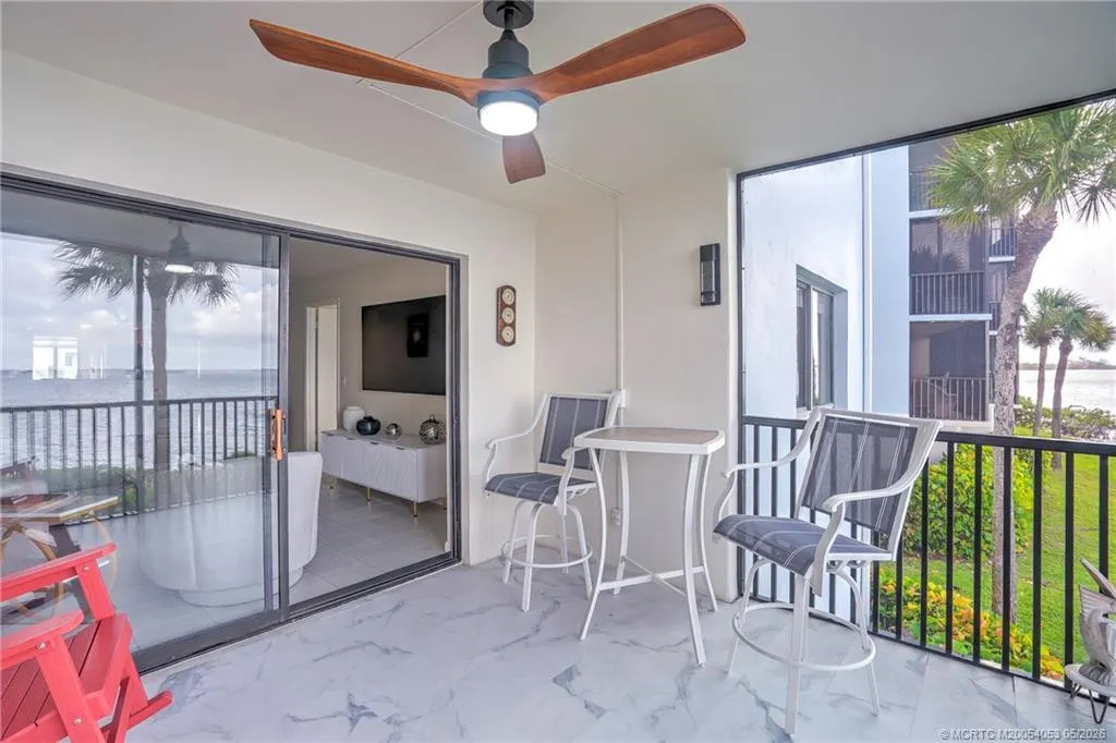 10 NE Plantation Road #101
