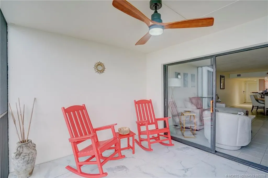 10 NE Plantation Road #101