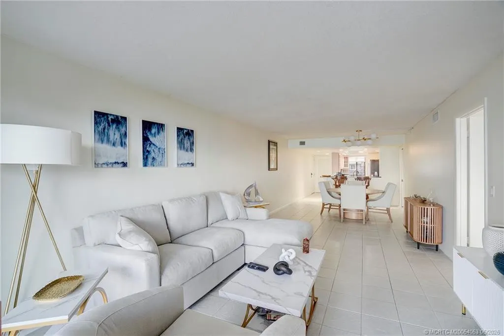 10 NE Plantation Road #101