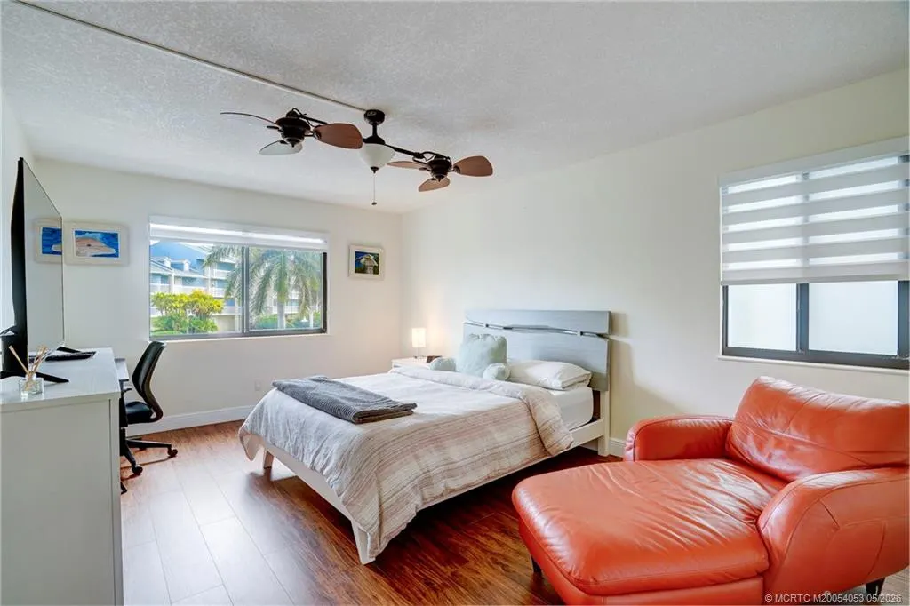 10 NE Plantation Road #101