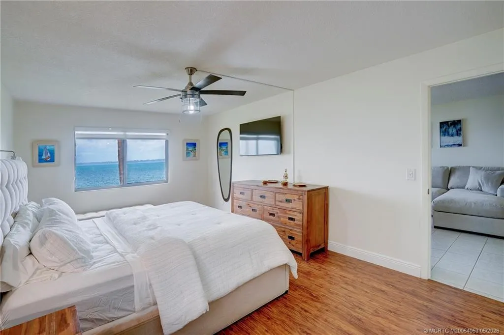 10 NE Plantation Road #101