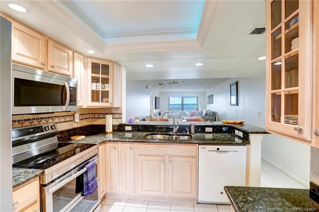 10 NE Plantation Road #101