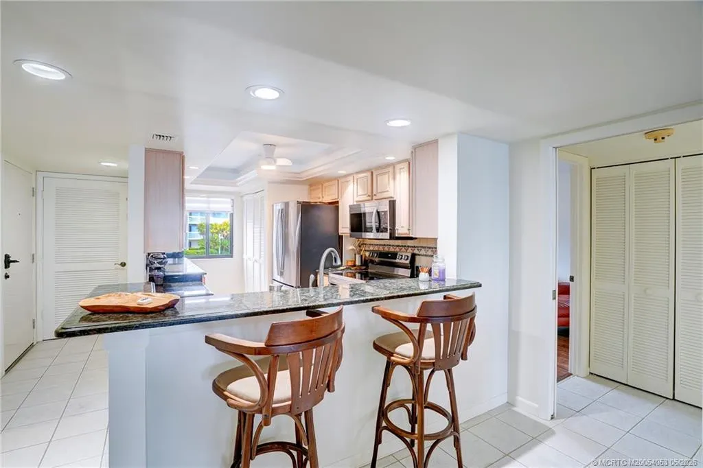 10 NE Plantation Road #101