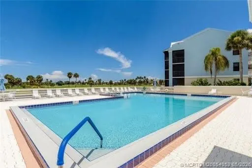 10 NE Plantation Road #101
