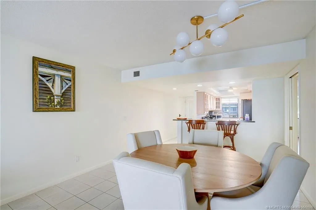 10 NE Plantation Road #101