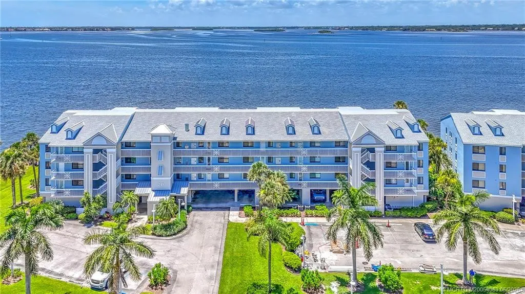 10 NE Plantation Road #101