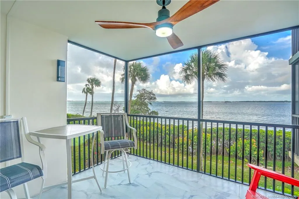 10 NE Plantation Road #101