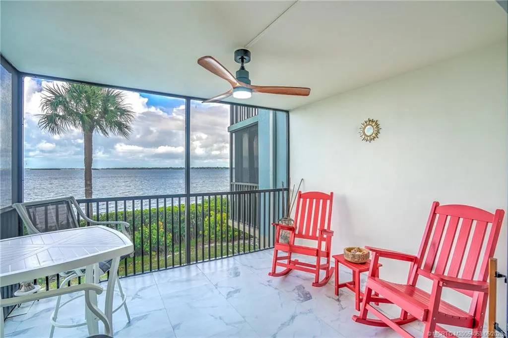10 NE Plantation Road #101