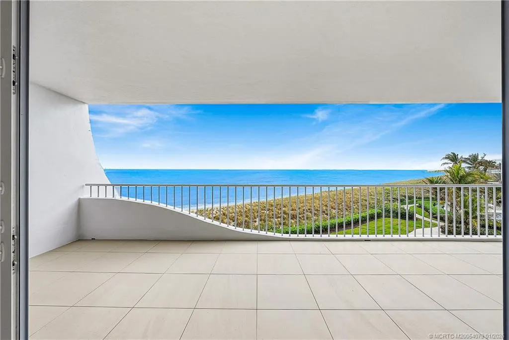 2001 SE Sailfish Point Boulevard #313