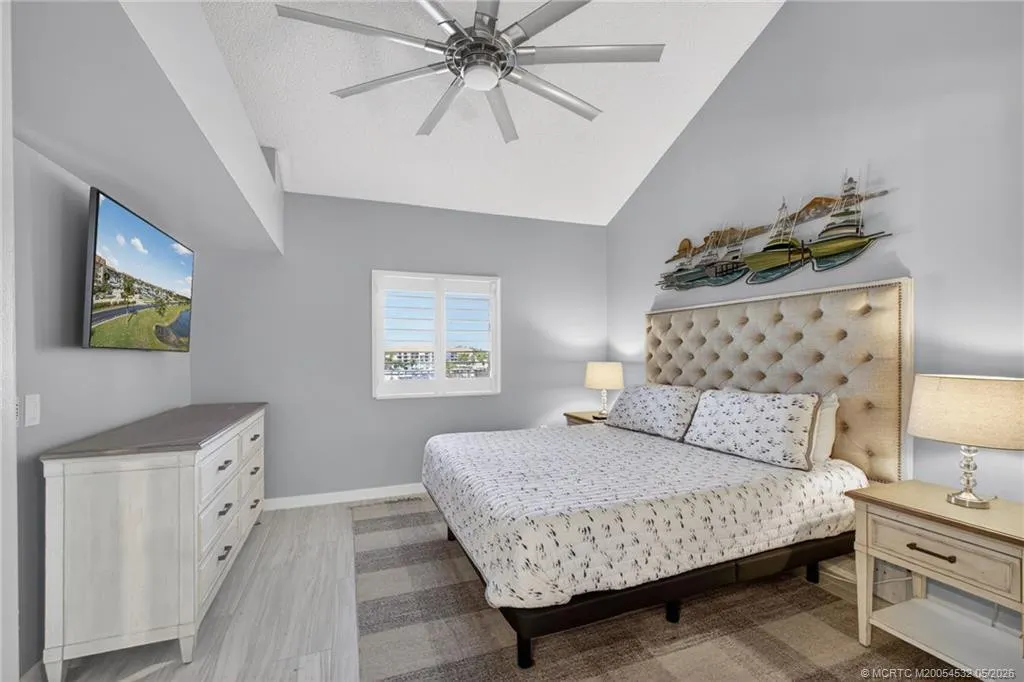 901 Seafarer Circle #504
