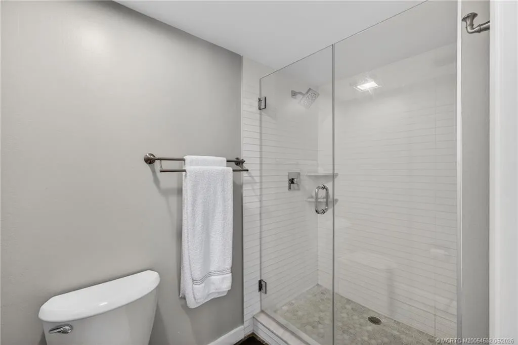 901 Seafarer Circle #504