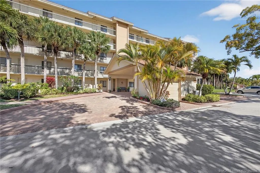 901 Seafarer Circle #504