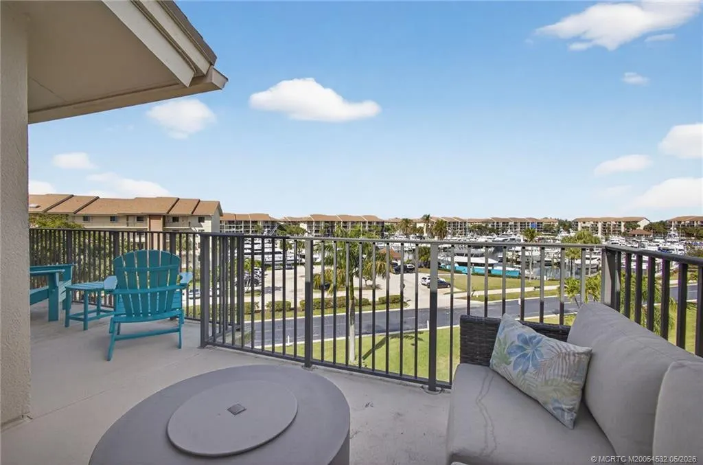 901 Seafarer Circle #504