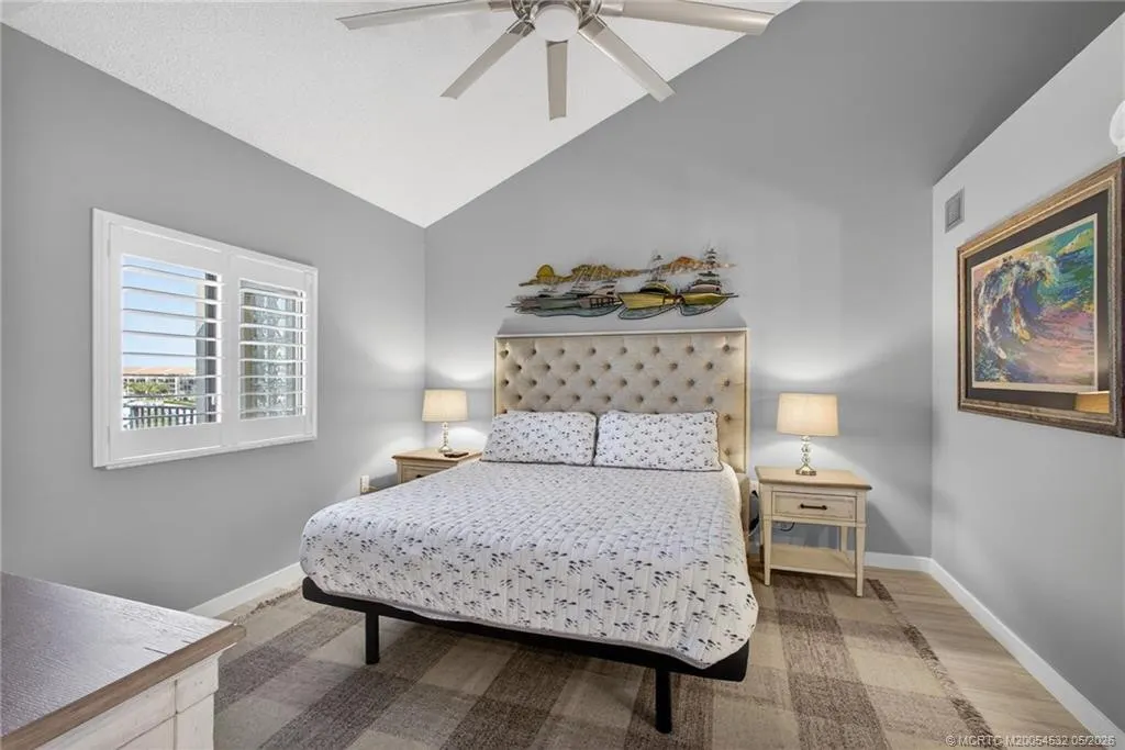 901 Seafarer Circle #504