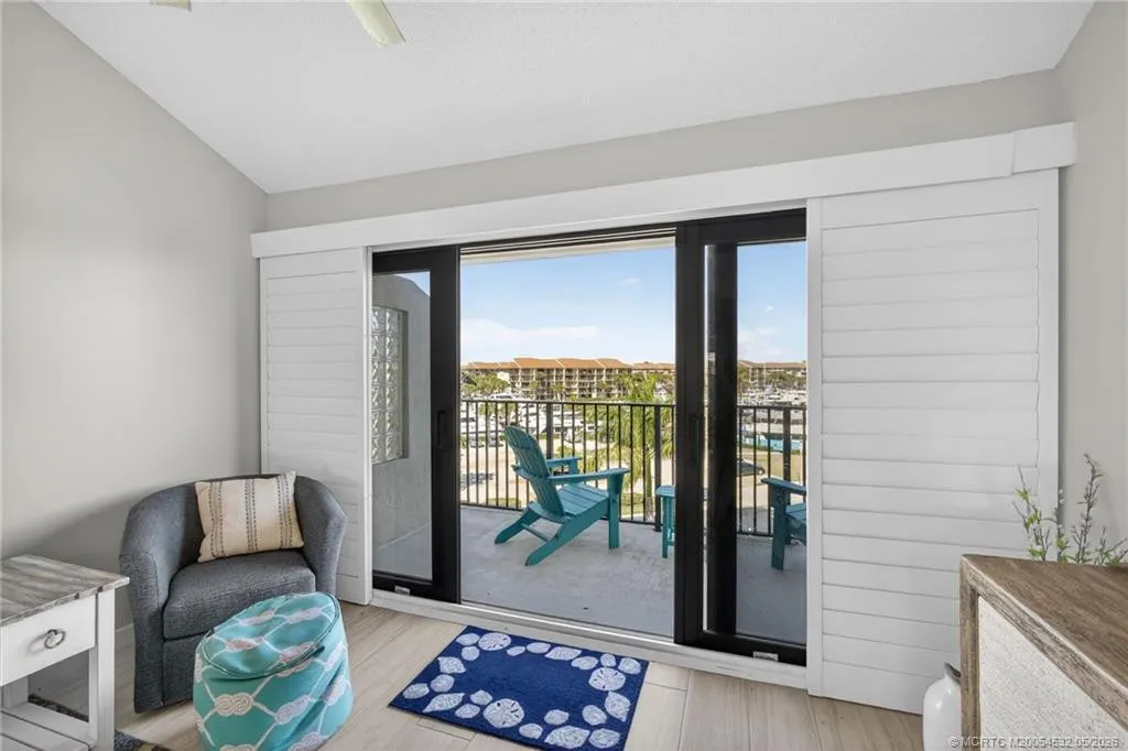 901 Seafarer Circle #504