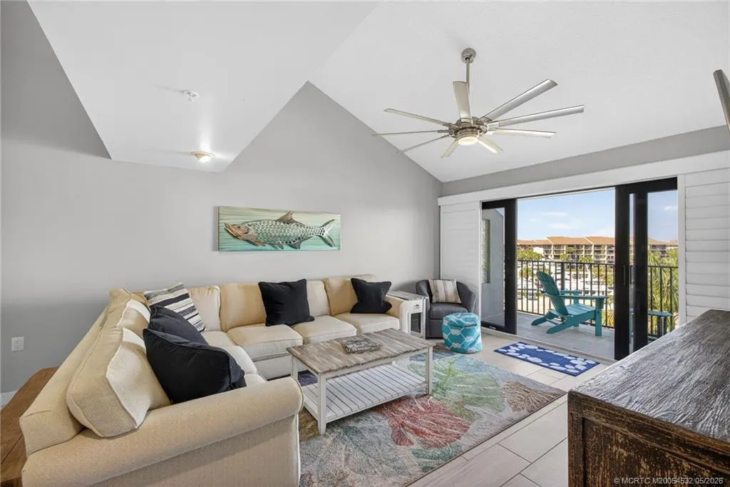 901 Seafarer Circle #504