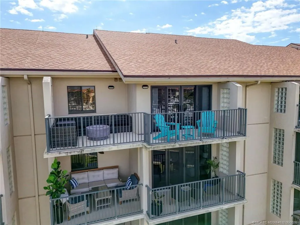 901 Seafarer Circle #504