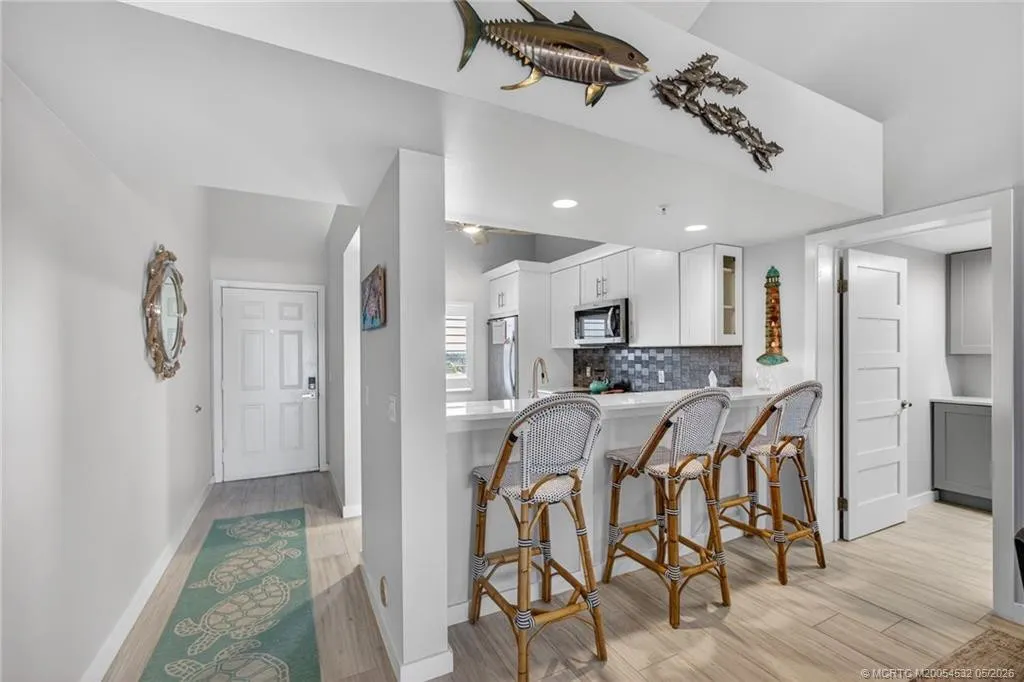 901 Seafarer Circle #504