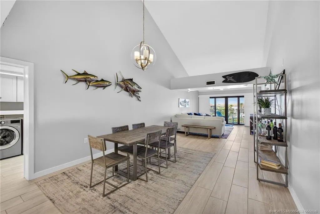 901 Seafarer Circle #504