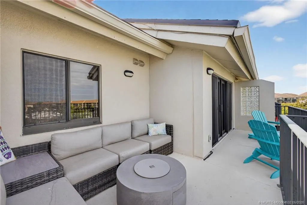 901 Seafarer Circle #504