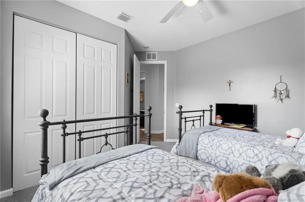 758 SW Blue Stem Way