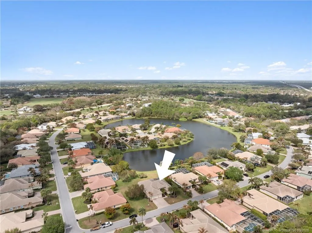 758 SW Blue Stem Way