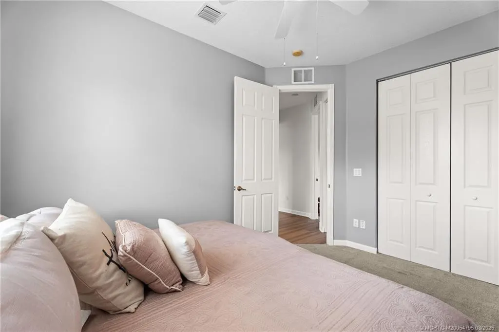 758 SW Blue Stem Way