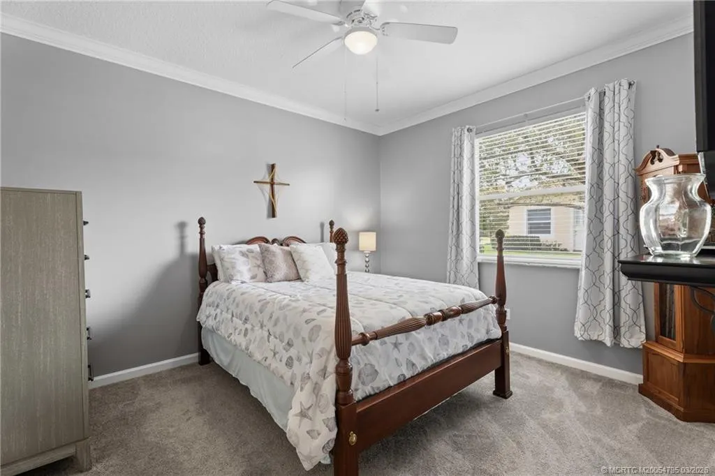 758 SW Blue Stem Way