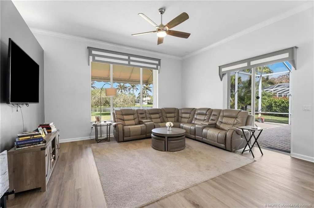758 SW Blue Stem Way