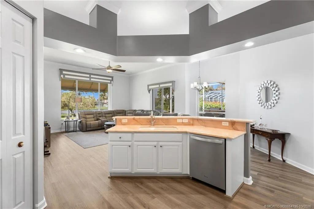 758 SW Blue Stem Way
