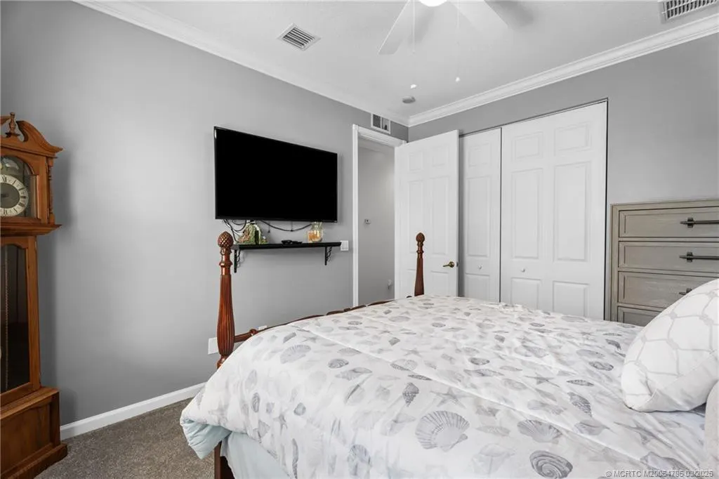 758 SW Blue Stem Way