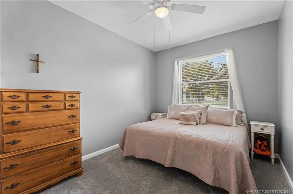 758 SW Blue Stem Way