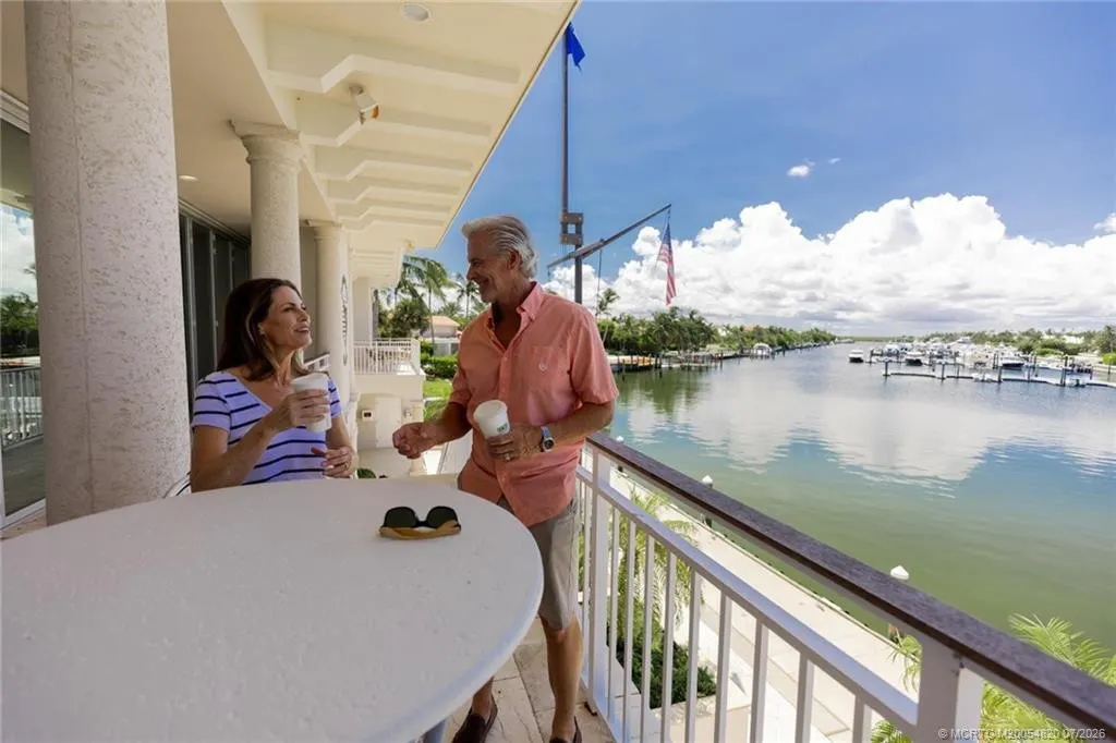 2001 SE Sailfish Point Boulevard #212