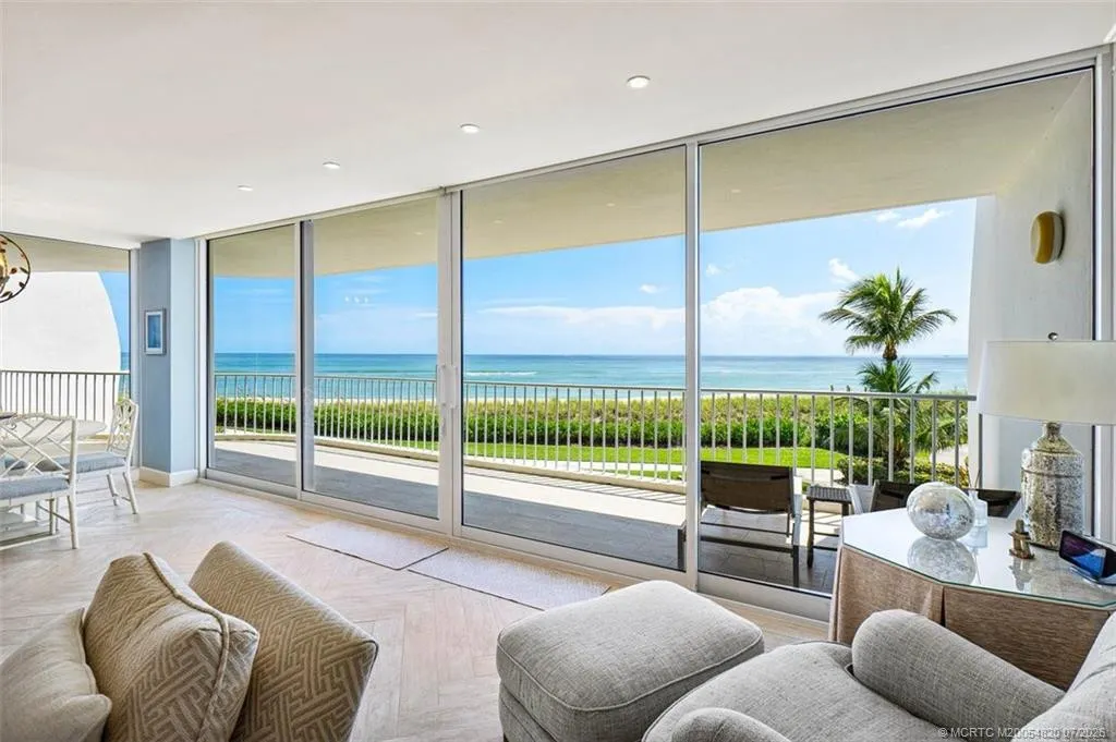 2001 SE Sailfish Point Boulevard #212