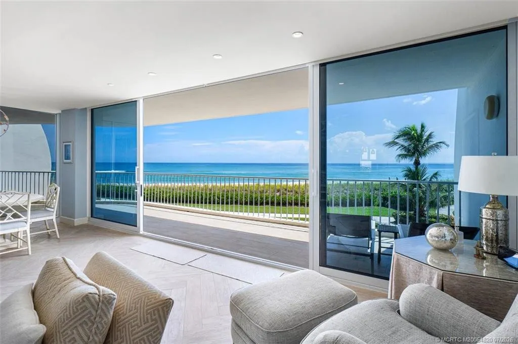 2001 SE Sailfish Point Boulevard #212