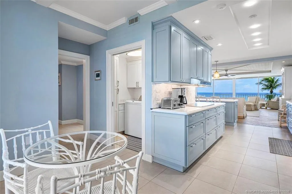 2001 SE Sailfish Point Boulevard #212
