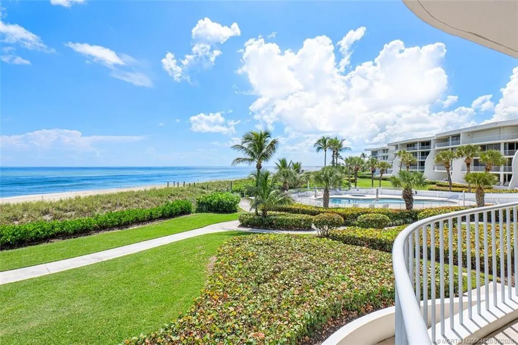 2001 SE Sailfish Point Boulevard #212