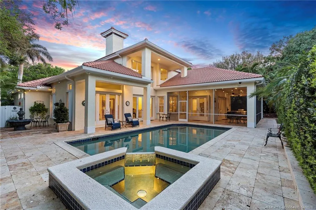 4 Castle Hill Way