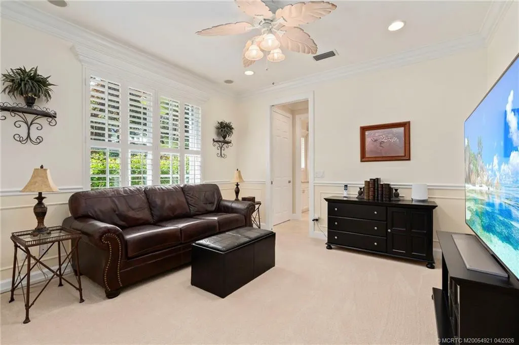 4 Castle Hill Way