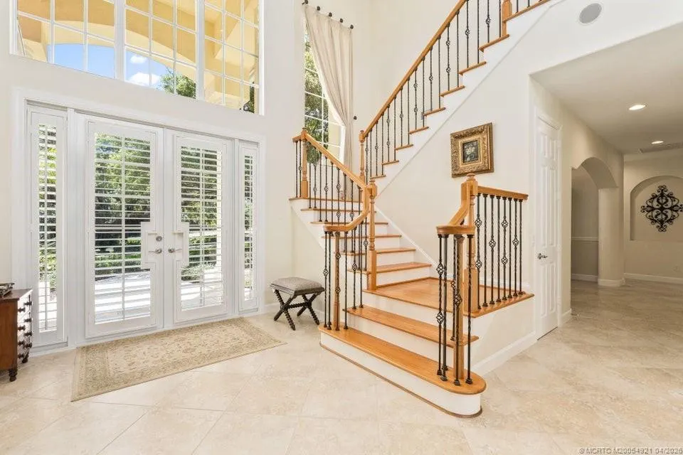 4 Castle Hill Way