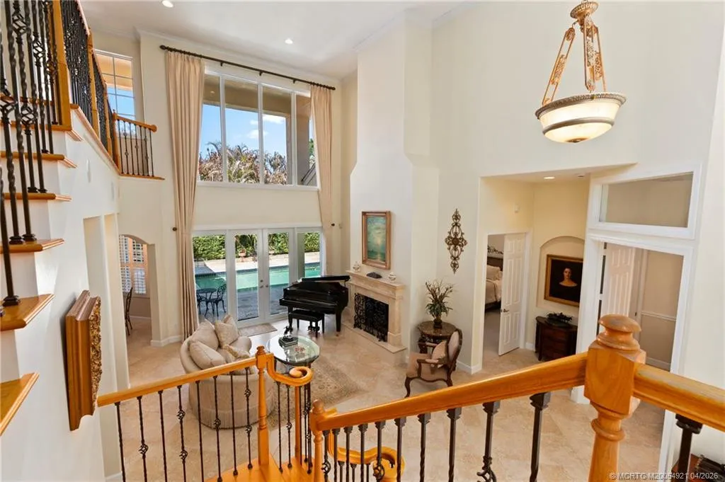 4 Castle Hill Way