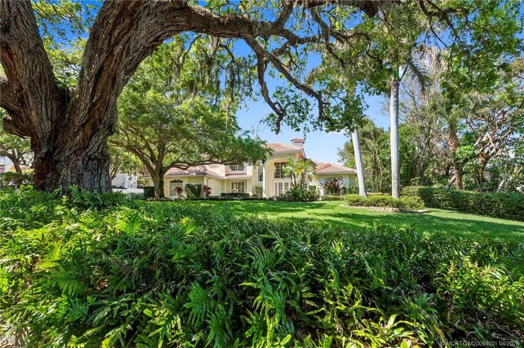 4 Castle Hill Way