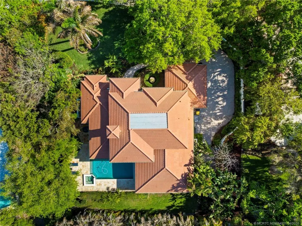 4 Castle Hill Way