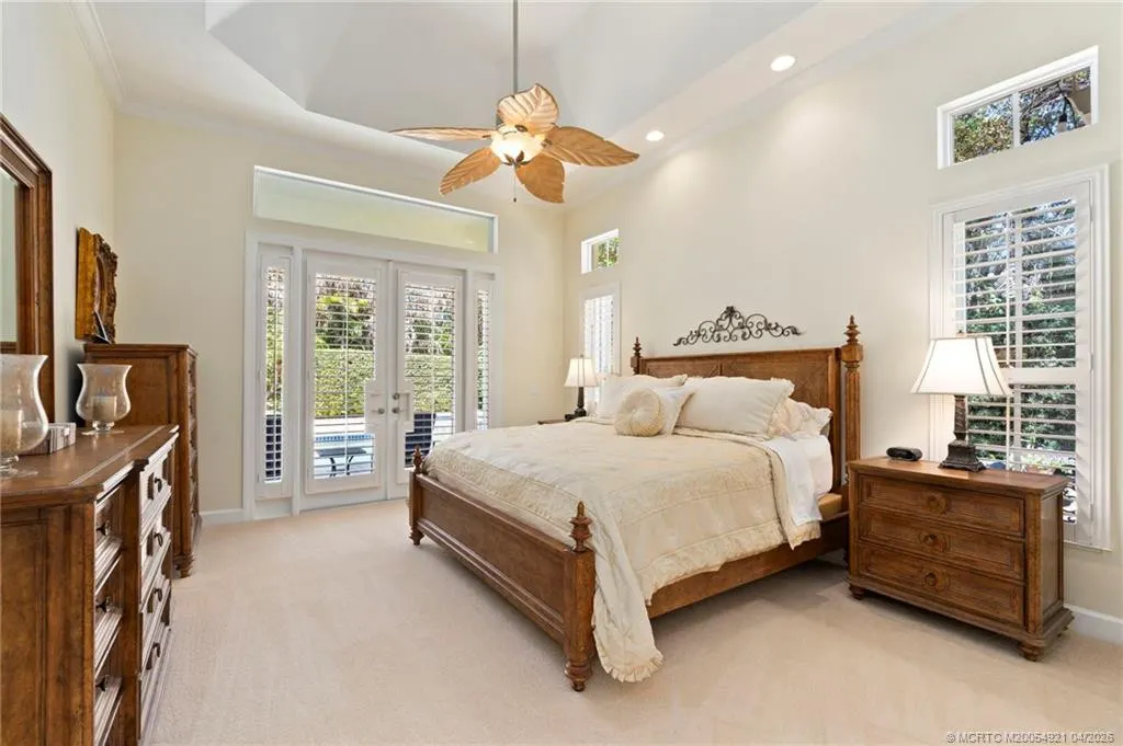 4 Castle Hill Way