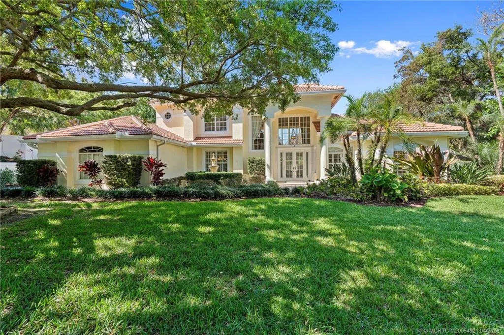 4 Castle Hill Way