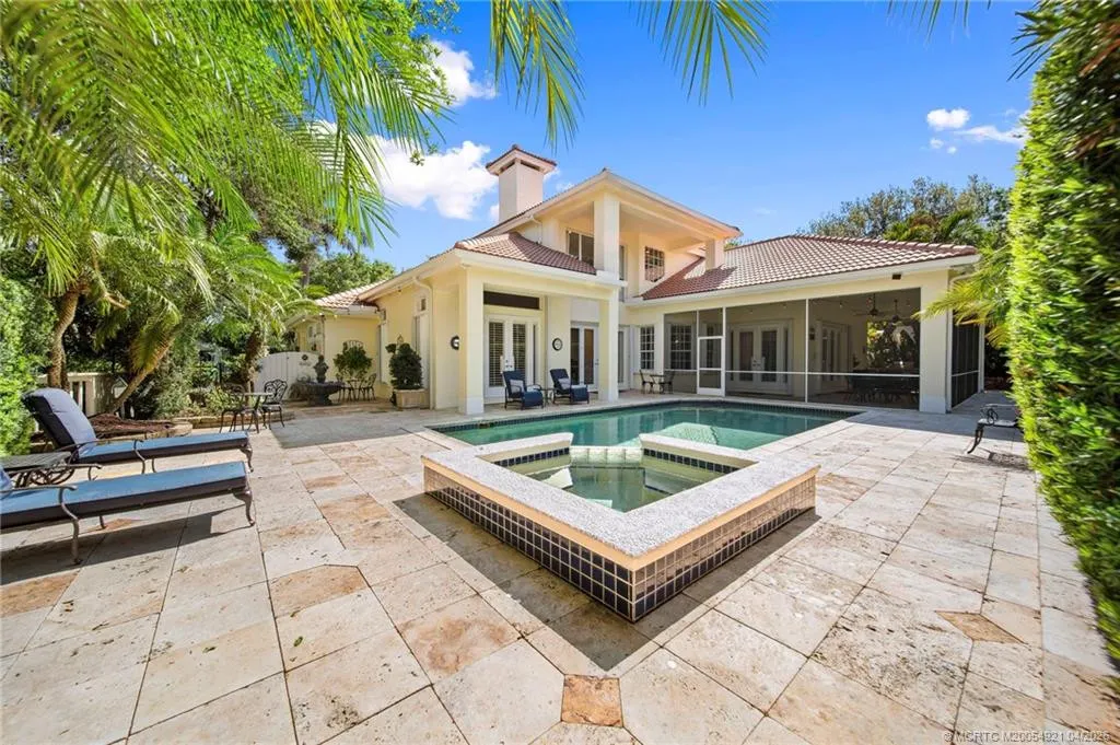 4 Castle Hill Way