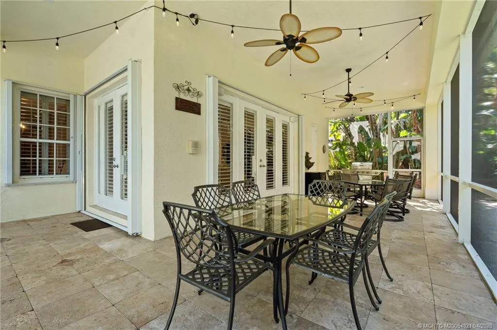 4 Castle Hill Way