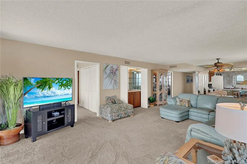 10000 S Ocean Drive #901